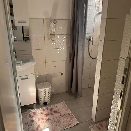 Deluxe アパート *