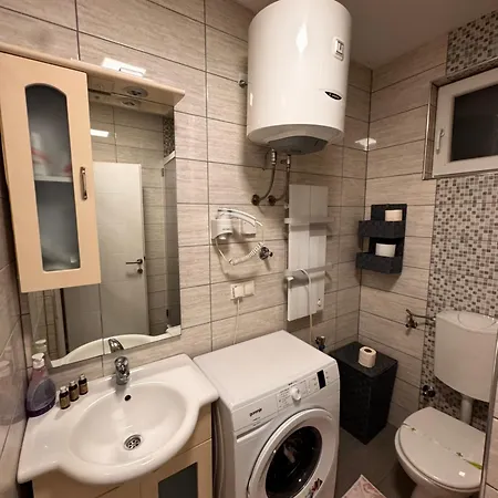 Deluxe アパート *