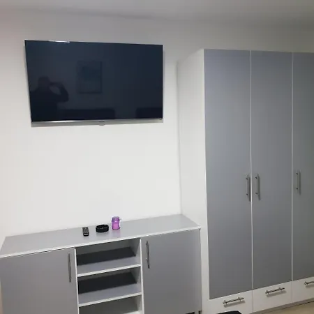 Deluxe アパート *