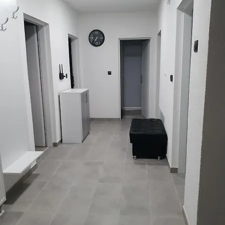 Deluxe Apartment *